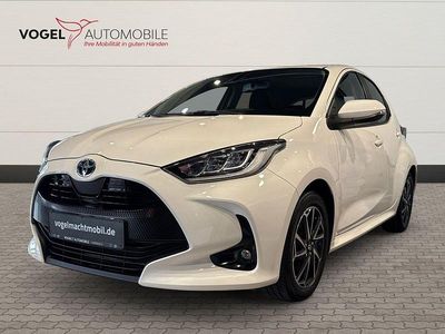 Gebraucht Toyota Yaris Hybrid Team 116 PS (85 kW) 2022 Weiß Limousine