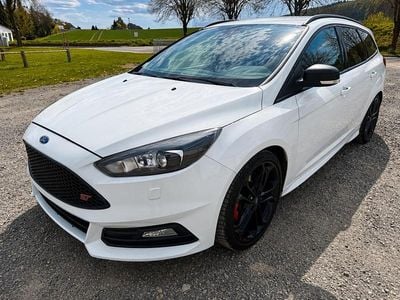 Usata Ford Focus ST 250 CV (183 kW) 2015 Bianco Station wagon