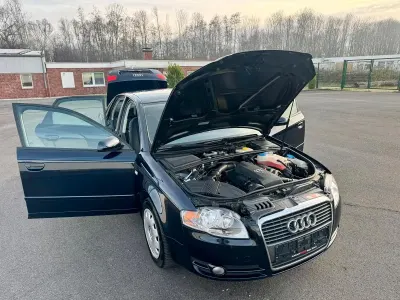 Używany Audi A4 101 KM (74 kW) 2007 Niebieski Sedan/Limuzyna