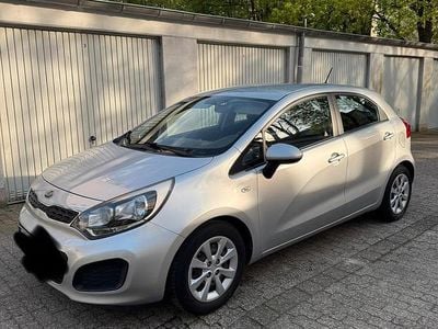 Usata Kia Rio Edition 7 109 CV (80 kW) 2014 Grigio Berlina