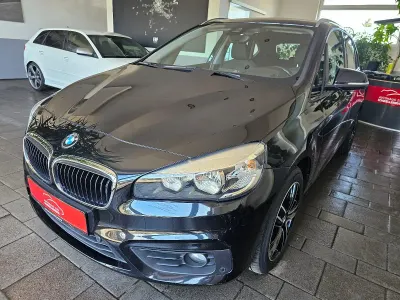 Gebraucht BMW 216 Sport Line 116 PS (85 kW) 2016 Schwarz Kombi