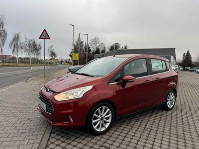 Rot Gebraucht 2015 Ford B-MAX Titanium Van / Kleinbus | 9.485 € (Fairer Preis)