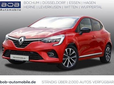 Rot Gebraucht 2022 Renault Clio V Zen Limousine | 15.888 € (Etwas zu teuer)