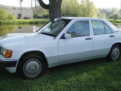 Gebraucht Mercedes 190 122 PS (89 kW) 1992 Weiß Limousine