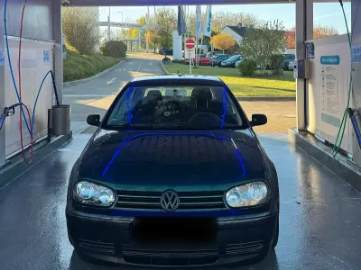 Second-hand VW Golf III 101 CP (74 kW) 1999 Verde Hatchback
