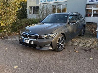 BMW 330e