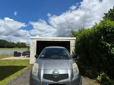 Gebraucht Toyota Yaris 69 PS (50 kW) 2006 Grau Kleinwagen