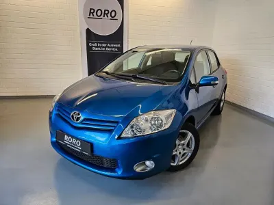 Gebraucht Toyota Auris 124 PS (91 kW) 2011 Blau Kleinwagen