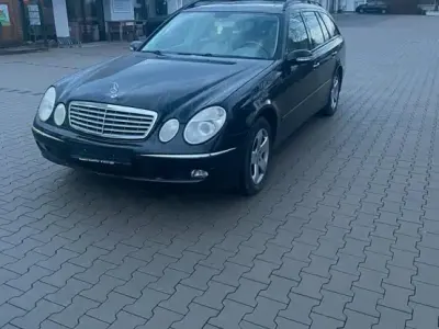Używany Mercedes E280 Avantgarde 177 KM (130 kW) 2005 Czarny Kombi