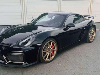 Porsche Cayman GT4