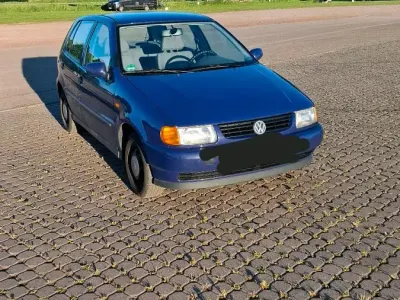 Gebraucht VW Polo 60 PS (44 kW) 1996 Blau Kleinwagen