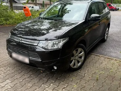 Gebraucht Mitsubishi Outlander 201 PS (147 kW) 2014 Schwarz SUV