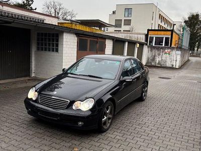 Gebraucht Mercedes C220 Classic 143 PS (105 kW) 2003 Schwarz Limousine