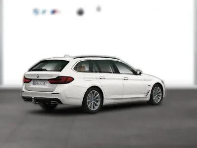 Gebraucht BMW 530 Efficient Dynamics 292 PS (214 kW) 2024 Weiß metallic Kombi