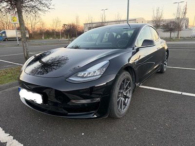 Schwarz Gebraucht 2019 Tesla Model 3 Standard Range Plus Limousine | 22.999 € (Etwas zu teuer)