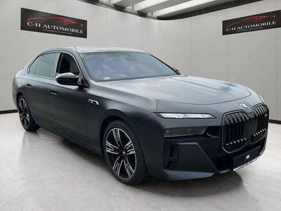 Gebraucht BMW M760e Comfort Edition 381 PS (280 kW) 2025 Frozen deep grey metallic Limousine