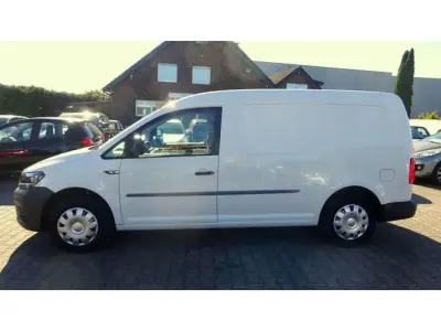Używany VW Caddy Maxi 102 KM (75 kW) 2017 Biały Minivan