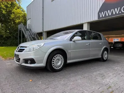 Gebraucht Opel Signum Edition+ 155 PS (114 kW) 2007 Silber Kleinwagen