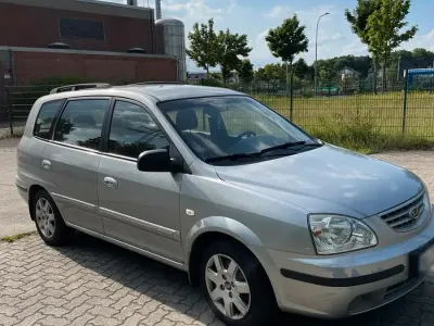 Gebraucht Kia Carens 128 PS (94 kW) 2003 Grau Van / Kleinbus