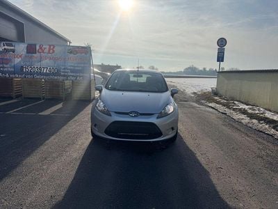 Grau Gebraucht 2010 Ford Fiesta Trend Limousine | 3.299 € (Fairer Preis)