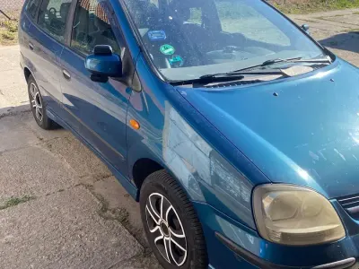 Usata Nissan Almera 116 CV (85 kW) 2003 Blu Utilitaria