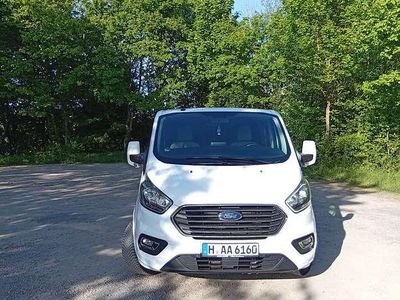 Gebraucht Ford Tourneo Titanium 131 PS (96 kW) 2019 Weiß Van / Kleinbus