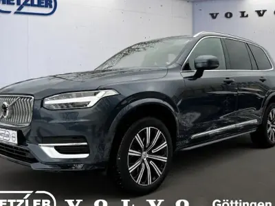 Gebraucht Volvo XC90 Ultimate 235 PS (172 kW) 2023 Denim blue / metallic SUV