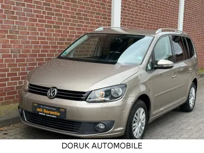 Gebraucht VW Touran Life 105 PS (77 kW) 2013 Beige Van / Kleinbus