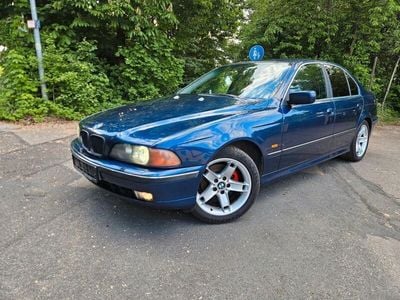 BMW 523