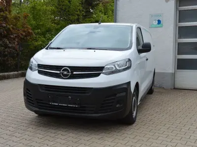 Używany Opel Vivaro Edition 102 KM (75 kW) 2023 Biały Minivan