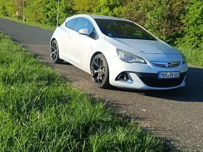 Gebraucht Opel Astra OPC 280 PS (205 kW) 2012 Weiß Limousine