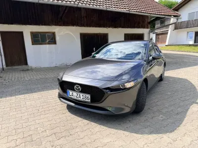 Używany Mazda 3 Prime-Line 186 KM (136 kW) 2023 Szary Sedan/Limuzyna
