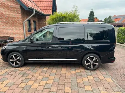 Gebraucht VW Caddy Maxi Style 122 PS (89 kW) 2022 Deep black perleffekt Van / Kleinbus