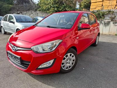 Gebraucht Hyundai i20 Edition 86 PS (63 kW) 2012 Rot Kleinwagen
