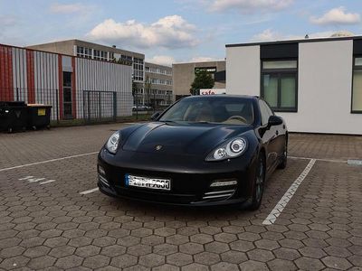 Porsche Panamera 4
