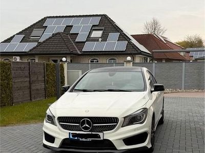 Usata Mercedes CLA200 136 CV (100 kW) 2015 Bianco Berlina