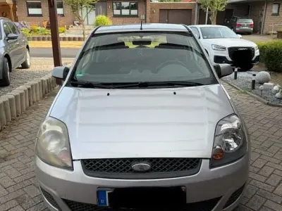 Gebraucht Ford Fiesta 69 PS (50 kW) 2008 Silber Kleinwagen