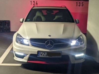 Mercedes C63 AMG