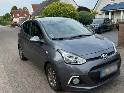 Gebraucht Hyundai i10 87 PS (63 kW) 2014 Grau Kleinwagen