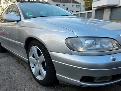 Usado Opel Omega 150 HP (110 kW) 2002 Prateado Sedan