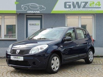 Używany Dacia Sandero Ambiance 75 KM (55 kW) 2008 Niebieski Hatchback