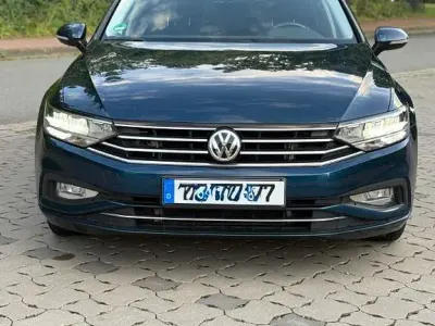 Gebraucht VW Passat Business 150 PS (110 kW) 2020 Blau Kombi