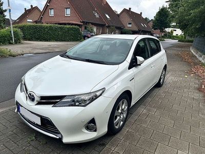 Toyota Auris Hybrid