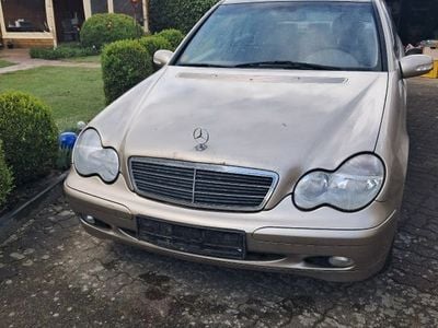 Mercedes C180