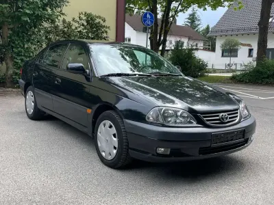 Gebraucht Toyota Avensis Sol 150 PS (110 kW) 2001 Schwarz Limousine