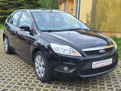 Gebraucht Ford Focus Trend 101 PS (74 kW) 2011 Schwarz Limousine