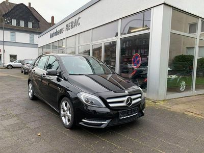 Schwarz Gebraucht 2012 Mercedes 180 Edition 1 Limousine | 7.990 € (Teuer)