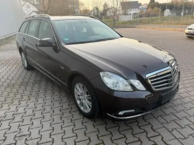 Usata Mercedes E250 204 CV (150 kW) 2011 Andere farben Station wagon