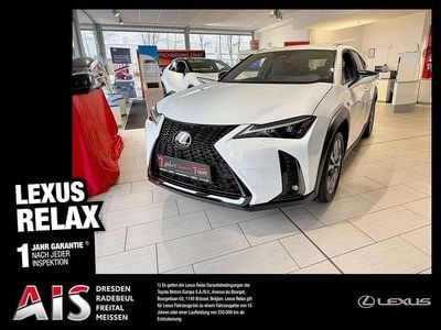 Neu Lexus UX 300h Sport Design Packet 199 PS (146 kW) 2025 Fuijiweiß glass flake SUV