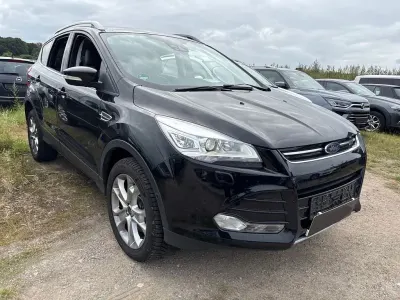 Gebraucht Ford Kuga Titanium 150 PS (110 kW) 2015 Schwarz SUV